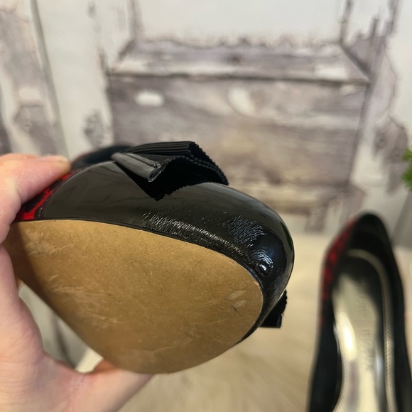 White House Black Market Naomi Red Leopard Pumps Heels 8M - Picture 10 of 10